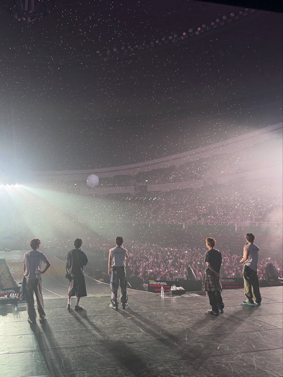 ifntnews's tweet photo. [FanMeeting] 260927
INFINITE RALLY V Asia Tour Behind-the-scenes Photo
Guitarist Jarry’s IG Post

♾️ https://t.co/1dGwUo1jG2
#인피니트 #INFINITE #성규 #동우 #우현 #성열 #성종 #김성규 #장동우 #남우현 #이성열 #이성종 https://t.co/PLATjkYJXH