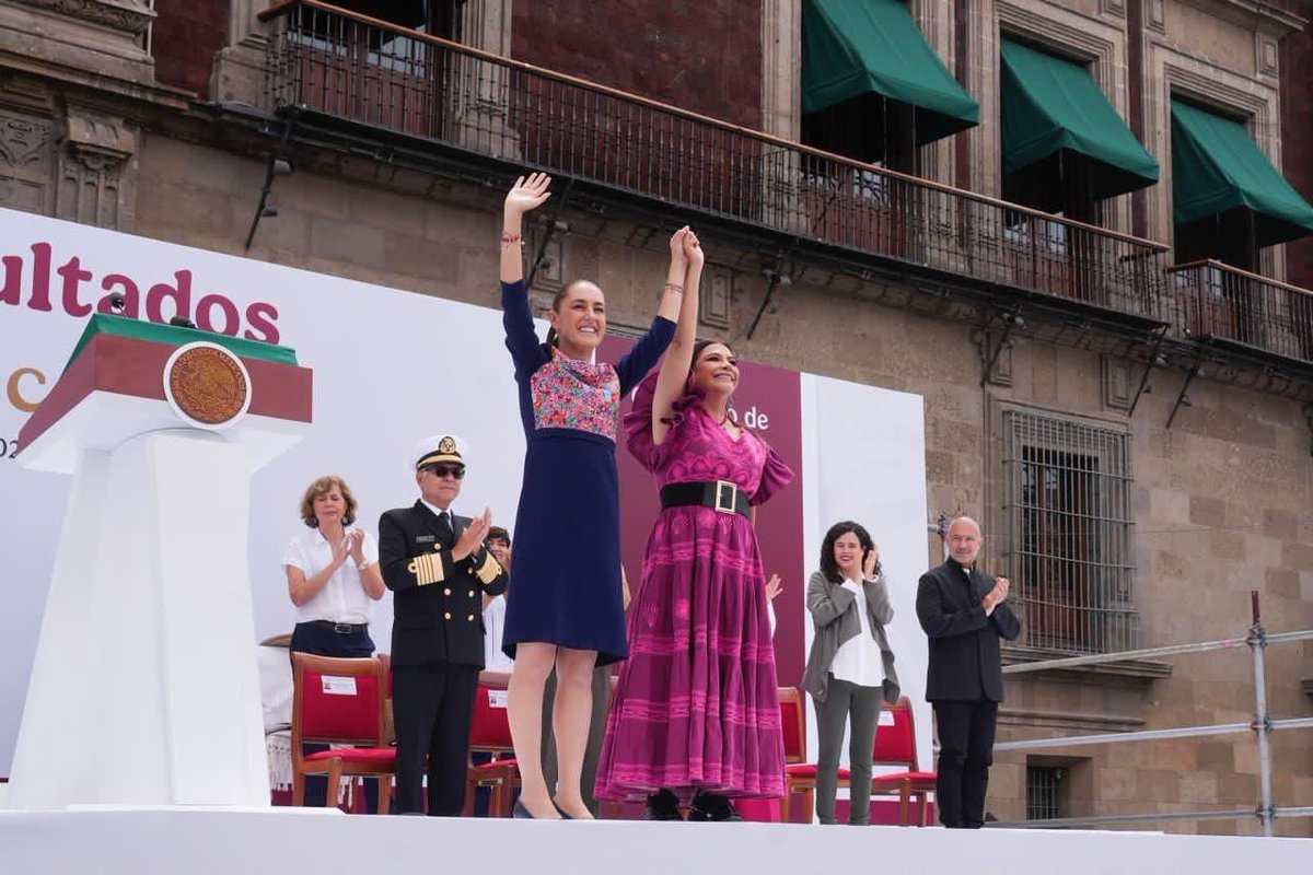 OHarfuch's tweet photo. Felicidades, Presidenta @Claudiashein, por concluir esta  gira de rendición de cuentas recorriendo las 32 entidades del país.
Una gira para estar cerca de la gente, escucharla y rendir cuentas directamente en territorio y conocer de primera mano sus necesidades y también regresar a cada estado a informar los resultados.

En materia de seguridad, la reducción de 53% en los homicidios dolosos refleja el trabajo diario y coordinado de todas las instituciones que integramos el @GabSeguridadMX. (Gobierno de México)

Estos avances son importantes, pero sabemos que todavía falta mucho por hacer. La seguridad exige mantener el esfuerzo, atender las causas de la violencia y seguir trabajando todos los días para que las familias mexicanas vivan con mayor tranquilidad.