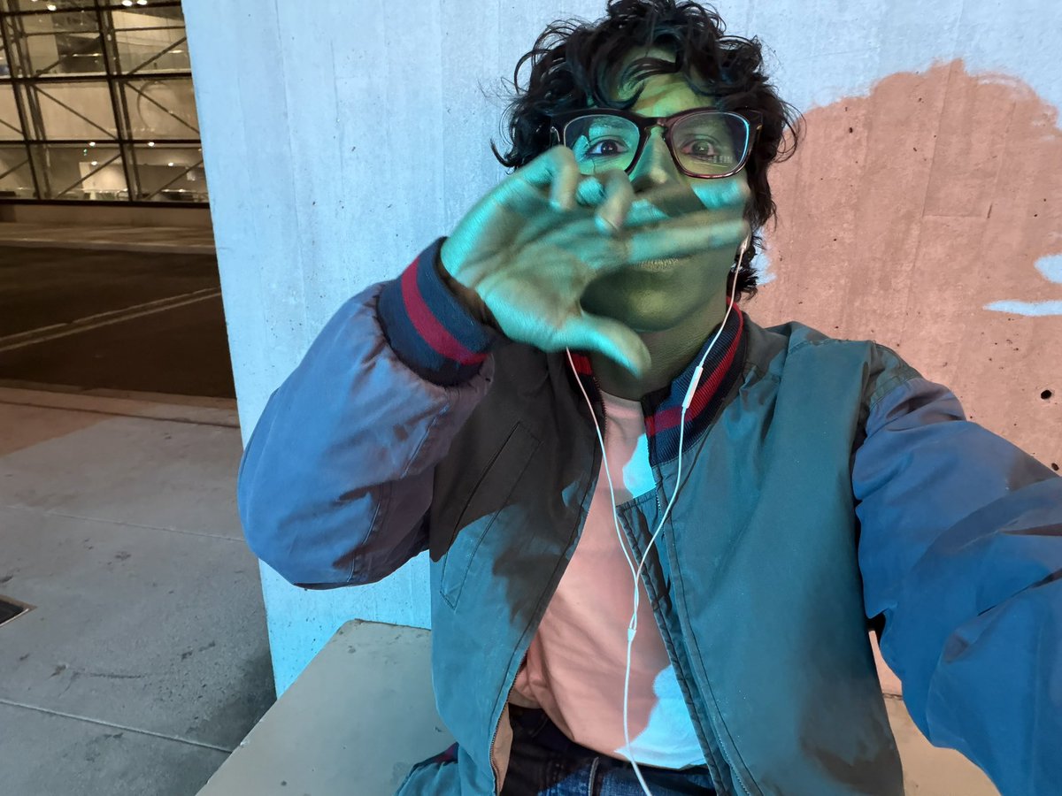 riovaz1's tweet photo. new EP out now go listen it’s good or whatever https://t.co/XN4Q2f6LdK