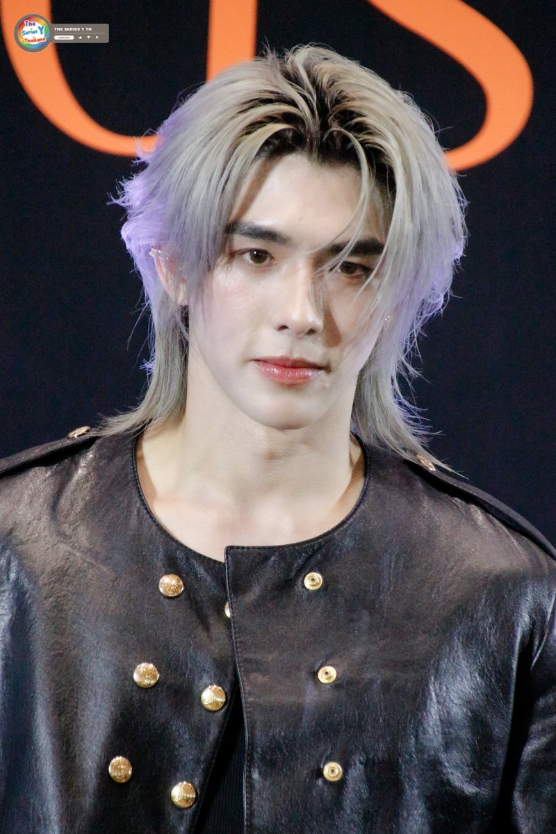 theseriesy_th's tweet photo. "บูม รวีวิชญ์" ร่วมเดิน BLACK CARPET ในงาน "FEED X KHAOSOD AWARDS 2026" 

FEEDxKHAOSOD AWARDS 2026

#FEEDxKHAOSODAwards2026xBOOM
#BXXMRVW #BoomRaveewit
#FEEDxKHAOSODAwards2026 https://t.co/5MNpgiIwnQ