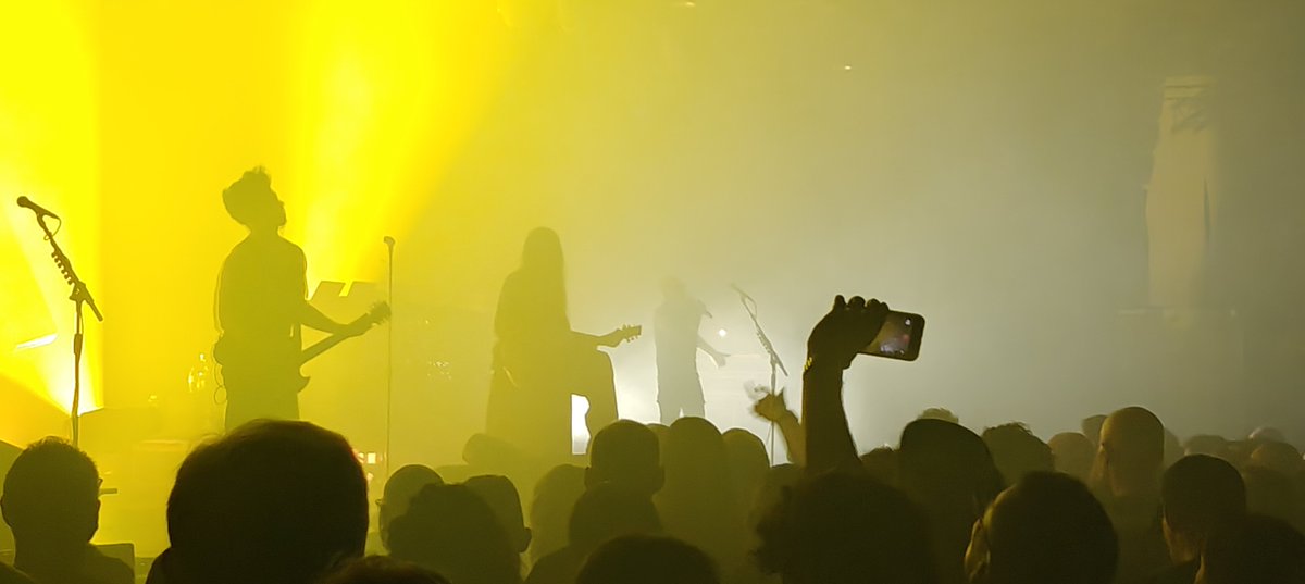 Vikingazo's tweet photo. Estar en primera fila <<<< estar donde la sala fué acústicamente diseñada. https://t.co/HzGo0cEBpe