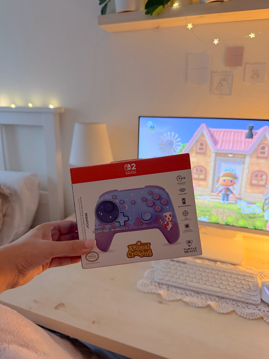 daisybayy_'s tweet photo. In love with this new animal crossing controller from @TurtleBeach 🥹🤍🧸✨ #acnh https://t.co/Pv9bDQNVs5
