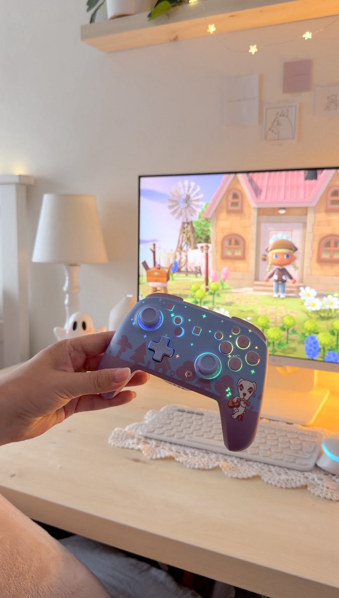 daisybayy_'s tweet photo. In love with this new animal crossing controller from @TurtleBeach 🥹🤍🧸✨ #acnh https://t.co/Pv9bDQNVs5