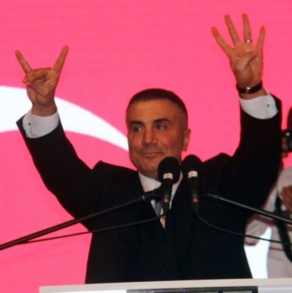 gusholderhaber's tweet photo. 🚨 SON DAKİKA | MHP’den Sedat Peker açıklaması; Sedat Peker, yakında Türkiye’ye dönebilir.
— MHP Genel Başkan Yardımcısı İsmail Özdemir, Sedat Peker’in yakında Türkiye’ye döneceğine işaret eden bir açıklama yaptı.
— Sayın Genel Başkanımızın her defasında “Ülküdaşımızdır” dediği, değerli bir dava ve gönül adamıdır.
— Allah izin verirse yakında kendisi ve ailesi de vatanımıza kavuşacaktır.