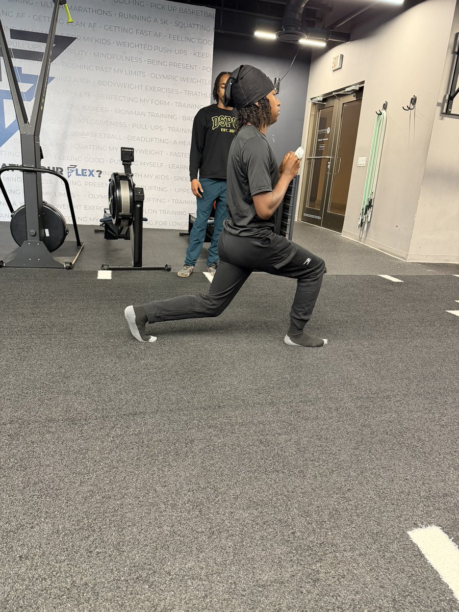 Jay_X_Garner's tweet photo. Patience has been a great teacher, but I can’t wait to get back out there with my brothers.  First Day Back in the Lab 🧪 Thank you coach @N0LIMITPERF0RM for the work today!

@WakeWarriorsFB @bmurrr3 @RyanMorales__ @1xAman @AmareDiene @gmaxfqb @AndrewJacksonkp @JSmith74277 @XTB_Football @carljfred @PrepRedzoneVA @VaPrepsRivals @JamilMetts