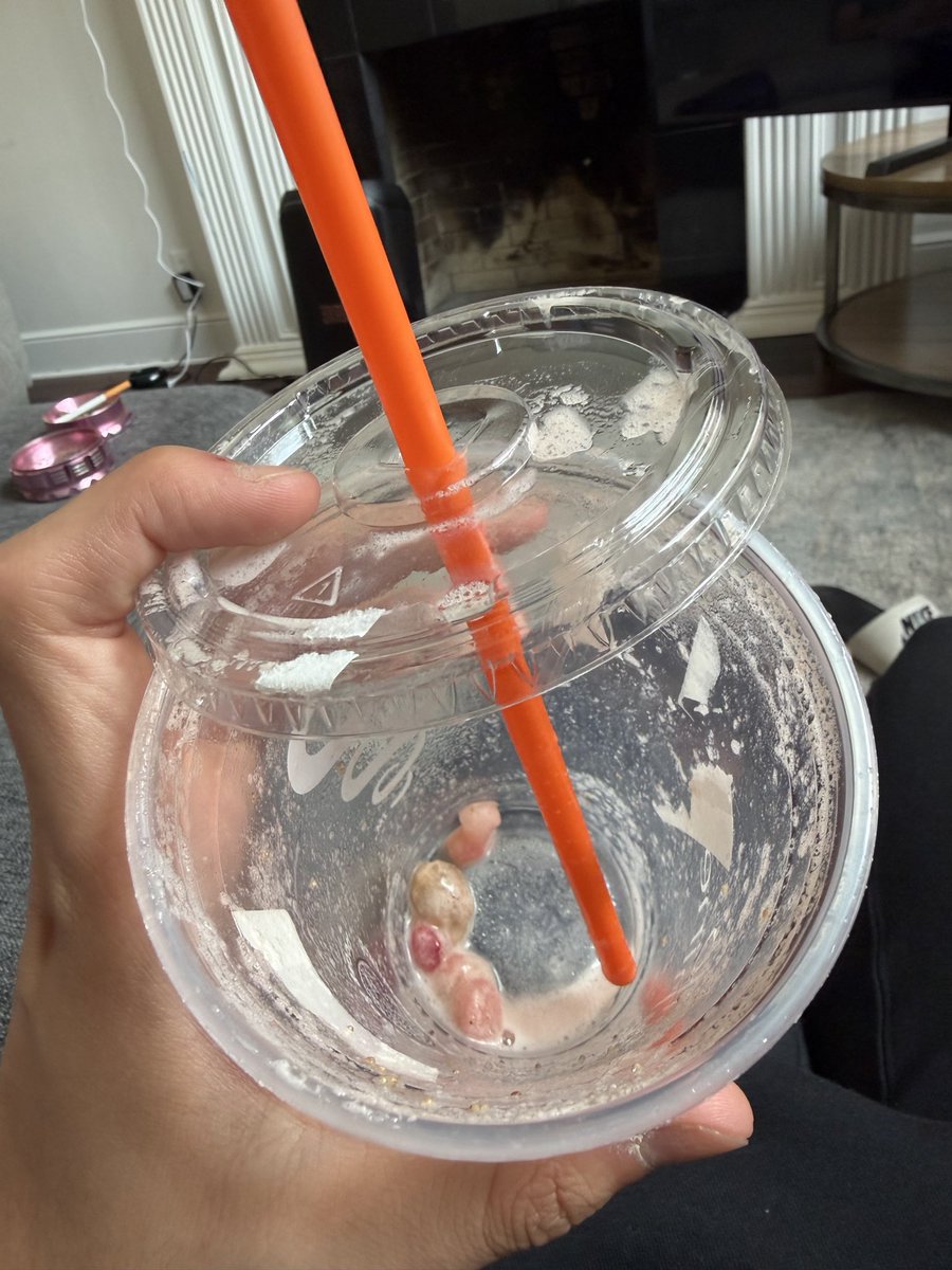 sirlatman's tweet photo. Pretty sure smoothies are supposed to be “smooth” haha. Let’s do better @JambaJuice https://t.co/tI9BPNzoYB