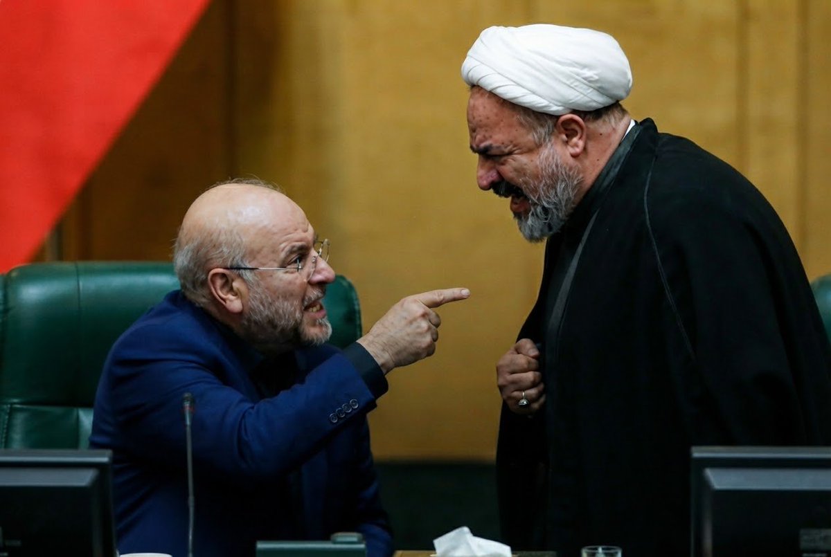 nazdikesobh's tweet photo. قبلا هم گفتم
من قالیباف رو از روحانی و ظریف به مراتب بدتر میدونم. چون کاری که اونا نتونستن انجام بدن؛ این داره در پوشش انقلابی انجام میده. مذاکره با آمریکا رو که رهبر شهید #ممنوع کردند؛ این با عباراتی مثل دیپلماسی اقتدار، بزک میکنه!
حالا هم که کارش به خفه کردن صدای مخالفان رسیده. https://t.co/PTBx1Ccv3Z