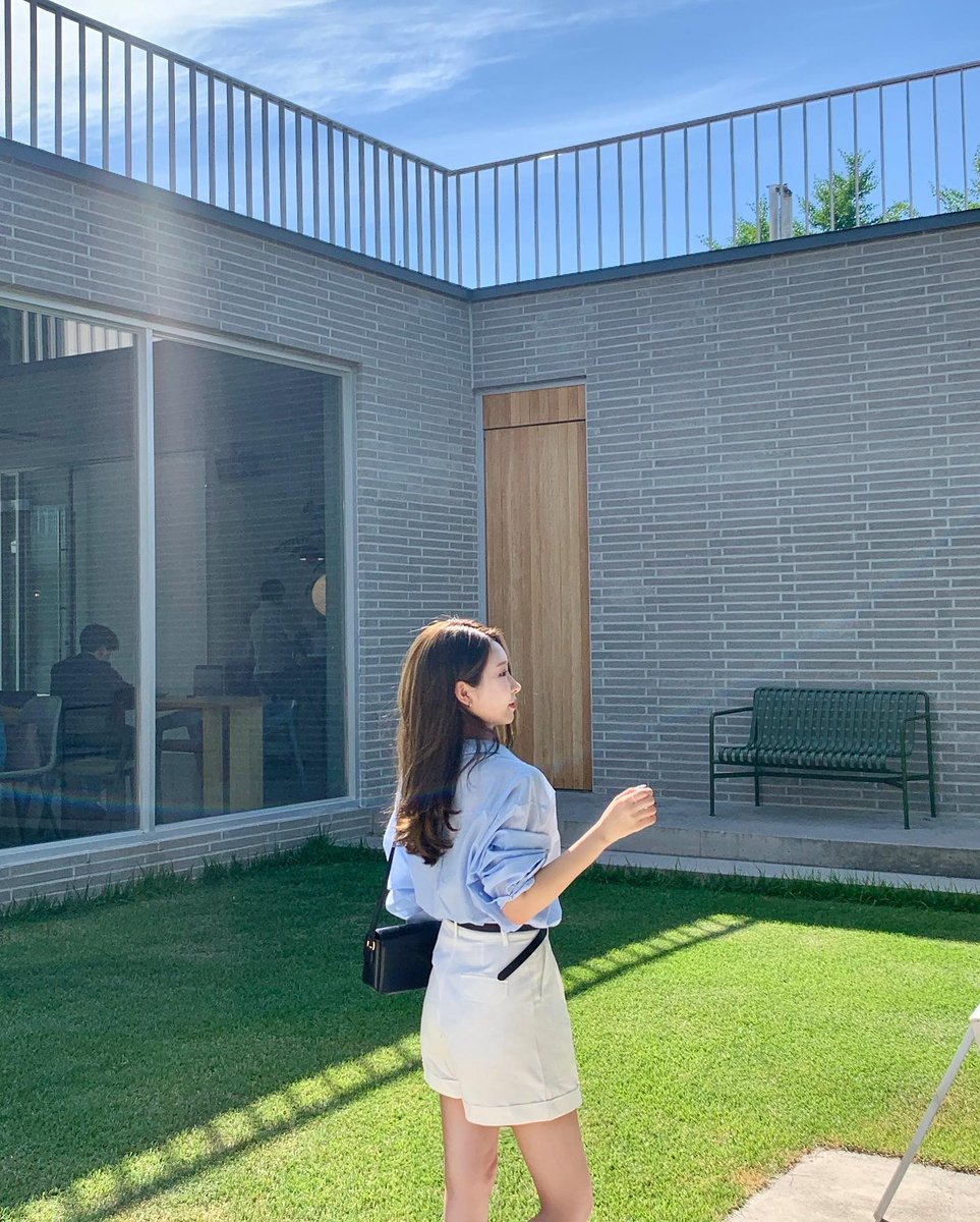 luanmanelli's tweet photo. 最近、君のことばかり考えてしまうのはどうしてだろう。ふとそんなことを考えた。 😂
qrHuP https://t.co/wydzvYsfpl