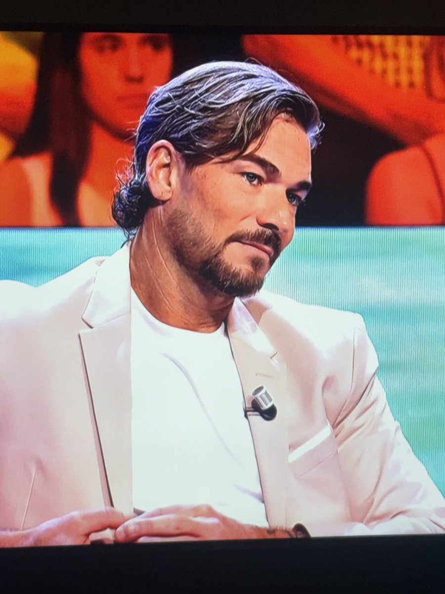 RENACUAJAX's tweet photo. #ConexionHonduras3 
Pues mi @Tony_Spina ahí está defendiendo a Mi niña @_MartaGH16_ https://t.co/htH24KjxFD
