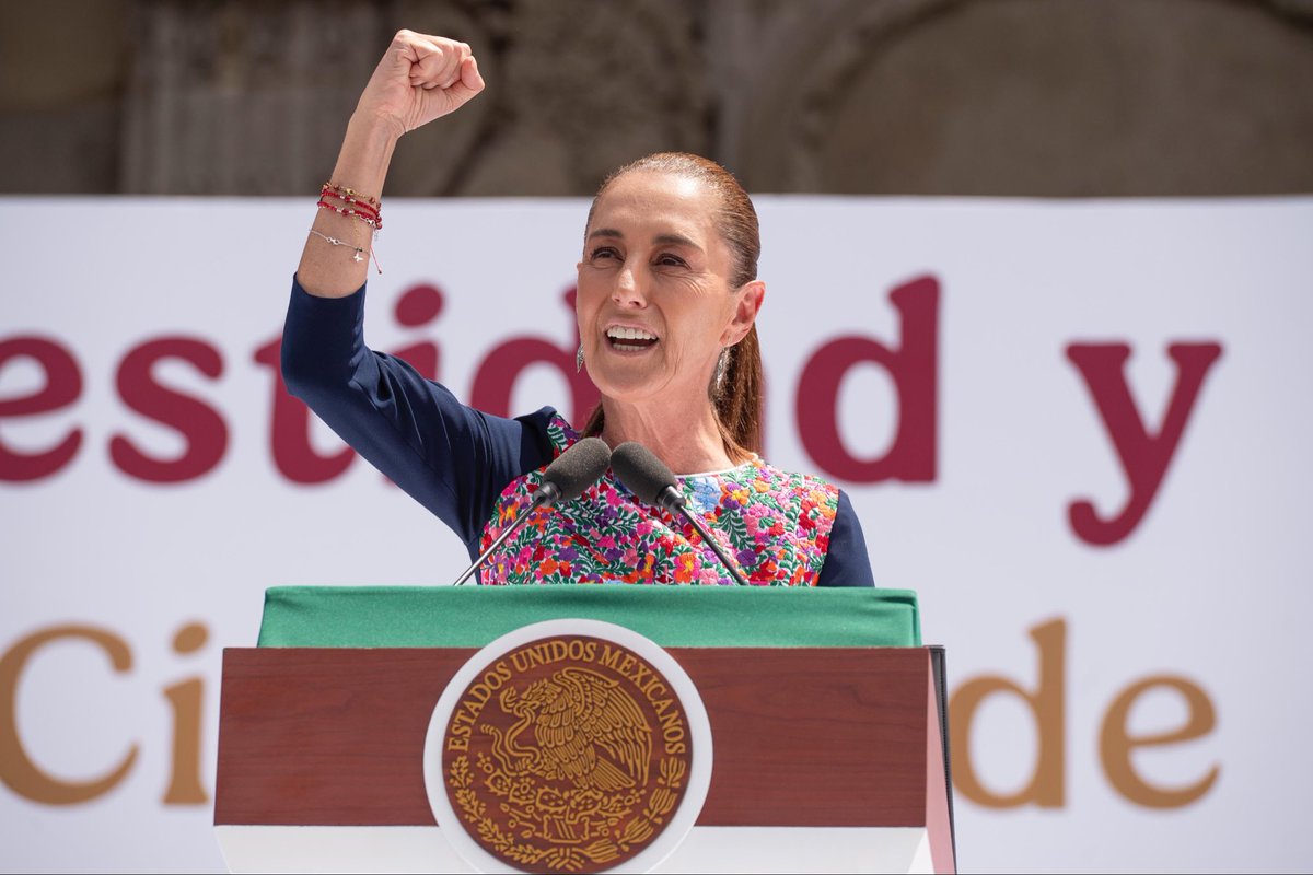 Sebas_RM's tweet photo. Todo mi reconocimiento a la Presidenta @Claudiashein por la exitosa conclusión de la gira #HonestidadYResultados.

Recorrer el país rindiendo cuentas con cercanía y transparencia reafirma el compromiso inquebrantable de gobernar por y para el pueblo de México. Su trabajo incansable sigue marcando la pauta de un gobierno honesto, cercano y con rumbo firme. 🇲🇽❤️