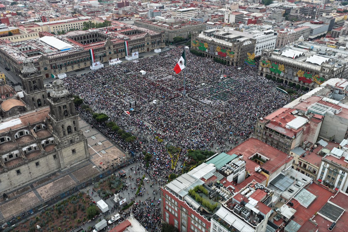 Sebas_RM's tweet photo. Todo mi reconocimiento a la Presidenta @Claudiashein por la exitosa conclusión de la gira #HonestidadYResultados.

Recorrer el país rindiendo cuentas con cercanía y transparencia reafirma el compromiso inquebrantable de gobernar por y para el pueblo de México. Su trabajo incansable sigue marcando la pauta de un gobierno honesto, cercano y con rumbo firme. 🇲🇽❤️