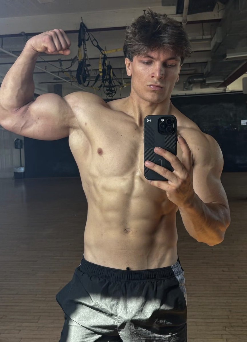 masterbrad500's tweet photo. I wanna see some silent sends tonight. Dm for custom.
#findom #obey #findomsub #alpha #serve #custom https://t.co/gMw2o6lYsl