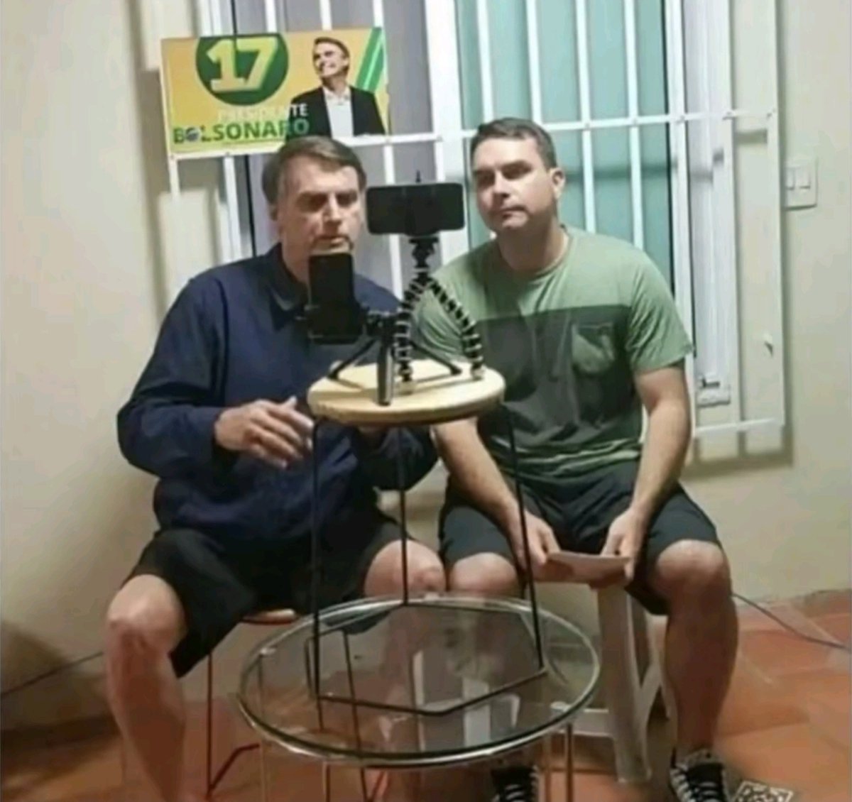 SafonovBR's tweet photo. inacreditável pensar que esse cara conseguiu derrubar o PT com um celular e 5 segundos de TV https://t.co/wjUhLfQvdn