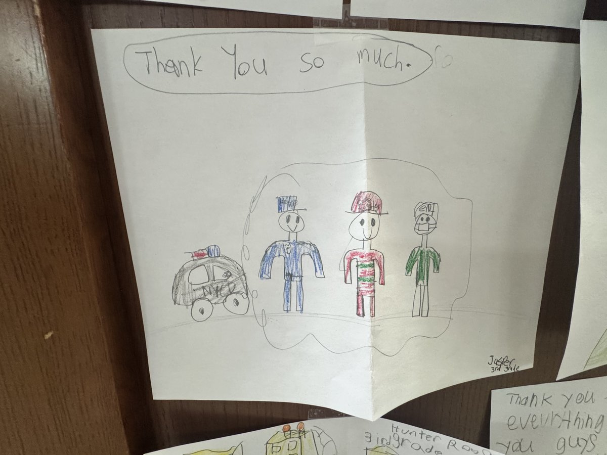 NYPD111Pct's tweet photo. A special thank you to the 3rd grade students of P.S. 159 for the thoughtful handwritten cards for our officers! 💙 
Your kind words and support mean so much to everyone here at the 111th Precinct. https://t.co/VjUsdieRIg
