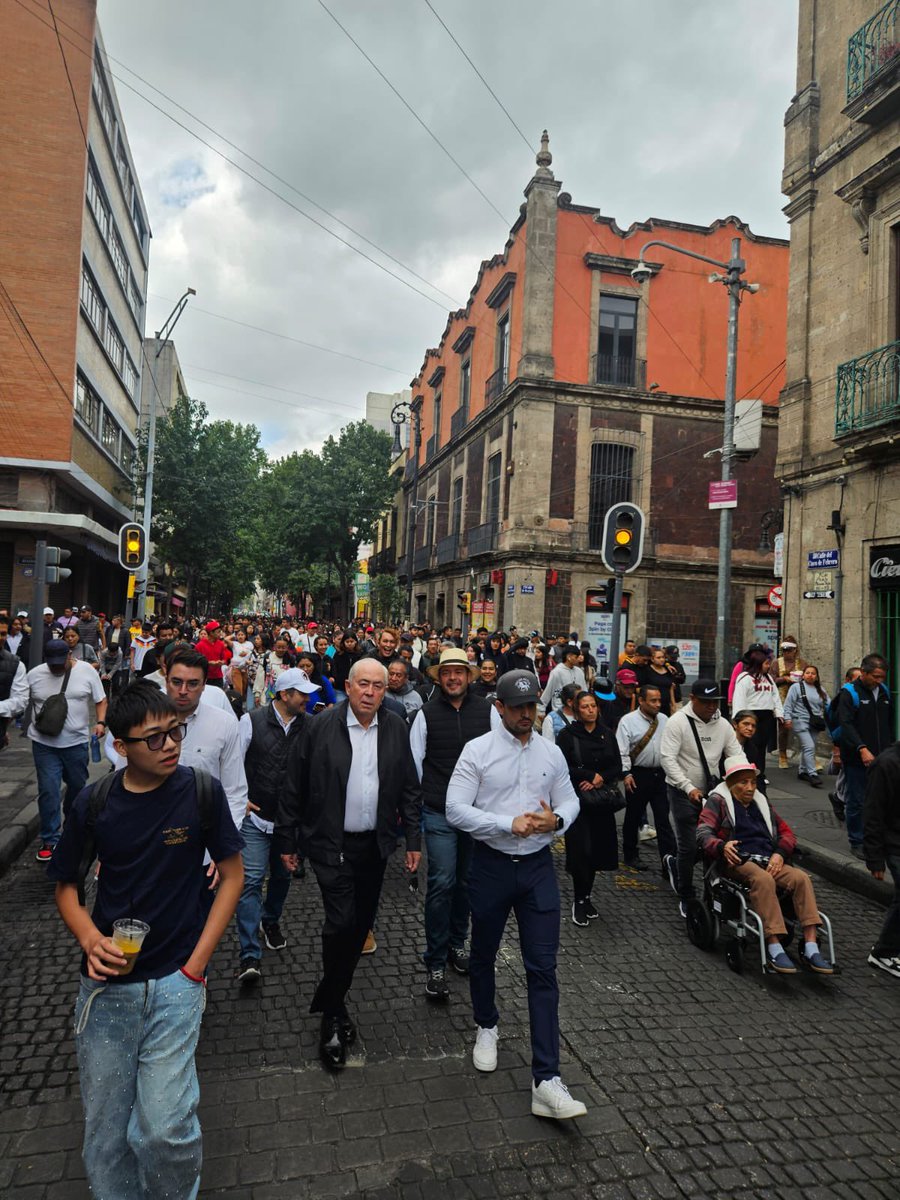 LeonelCotaM's tweet photo. Acompañamos a nuestra Presidenta @Claudiashein en su #SegundoInforme donde destacan resultados alcanzados en:
🇲🇽 Seguridad🤝 Programas sociales🏥 Salud🏠 Vivienda💼 Empleo y economía💰 Salario y bienestar laboral📚 Educación🏗️ Infraestructura✈️ Turismo📜Reformas constitucionales https://t.co/J8hivEOWUS