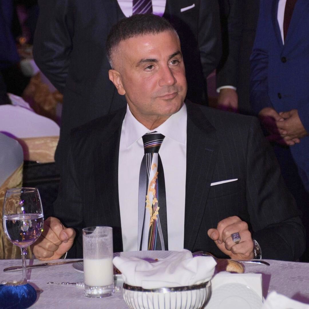 Serdengecti58's tweet photo. SON DAKİKA | MHP Genel Başkan Yardımcısı İsmail Özdemir, Sedat Peker'in yakında Türkiye'ye geleceğini açıkladı.

"Sayın Genel Başkanımızın her defasında “Ülküdaşımızdır” dediği, değerli bir dava ve gönül adamıdır. Allah izin verirse yakında kendisi ve ailesi de vatanımıza kavuşacaktır."