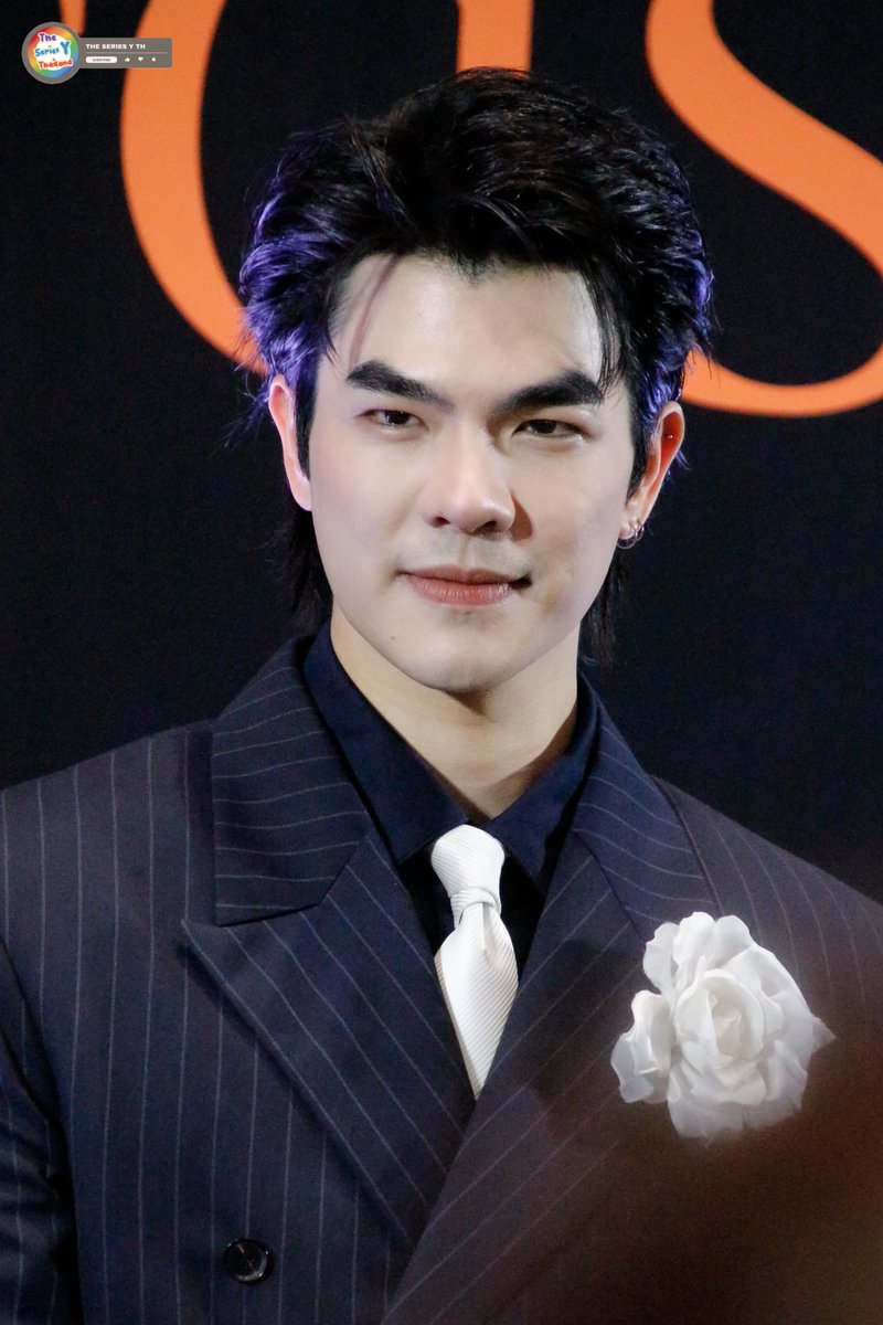 theseriesy_th's tweet photo. “มาย ภาคภูมิ" ร่วมเดิน BLACK CARPET ในงาน "FEED X KHAOSOD AWARDS 2026" 

#FEEDxKHAOSODAwardsxSHINE
#MilePhakphum
#FEEDxKHAOSODAwards2026 https://t.co/agByE69x5E