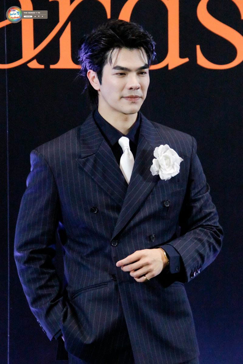 theseriesy_th's tweet photo. “มาย ภาคภูมิ" ร่วมเดิน BLACK CARPET ในงาน "FEED X KHAOSOD AWARDS 2026" 

#FEEDxKHAOSODAwardsxSHINE
#MilePhakphum
#FEEDxKHAOSODAwards2026 https://t.co/agByE69x5E