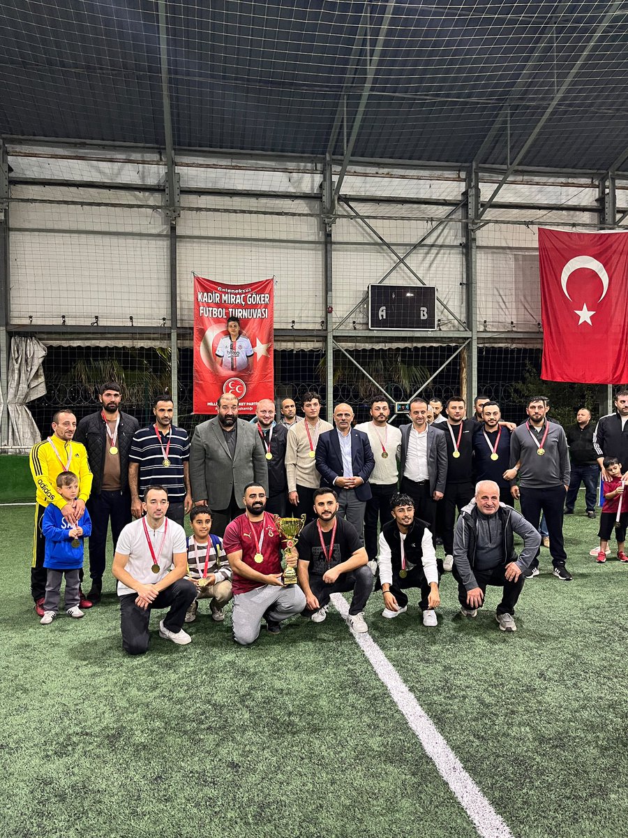 doganbekiroglu's tweet photo. 2.sini düzenlediğimiz Geleneksel Kadir Miraç Göker Futbol Turnuvası Final Maçı ve Kupa Törenini başarı ile tamamlamanın mutluluğunu yaşamaktayız.
Şampiyon olan Ağadere Bölge Takımımızı tebrik eder başarılarının devamını dilerim. 
Turnuvamızın final maçı ve kupa törenine katılım sağlayarak bizleri onore eden kıymetli İl Ocak Başkanıma , Belediye Başkanıma , Ak Parti İlçe Başkanımıza , İl Sekreterimize , İl Yöneticimize,  İl Disiplin Kurulu Üyelerimize , Körfez ve Derince Ocak Başkanlarımıza , Belediye Başkan Yardımcılarımıza , Meclis Üyemize, Körfez Belediyesi Spor İşleri Müdürümüze , Muhtarımıza , STK Başkanlarımıza ve Federayon Başkanımıza , Gazetecimize  ve üstün gayret ile tüm maçlarımızı başarı ile yöneten hakemimize teşekkür ederim. 
Bu vesile ile Kadir Miraç kardeşimizi rahmet ve özlemle yad ediyoruz. Mekanı cennet olsun inşallah @MHP_Bilgi