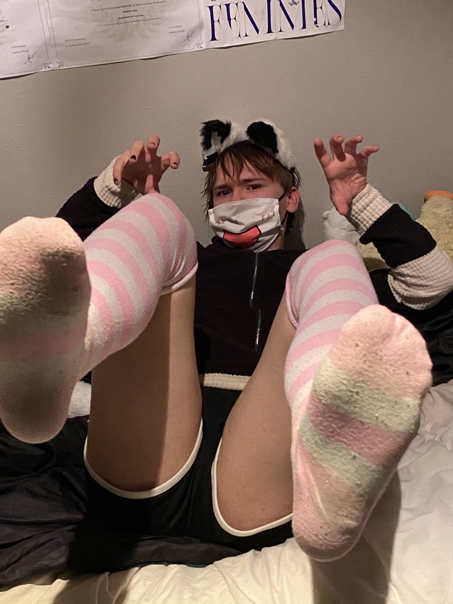 FemboyWhiteFr's tweet photo. The little femboy is back! And he has lots of surprises in store! ❤️👀 https://t.co/xIkGt724Zk
