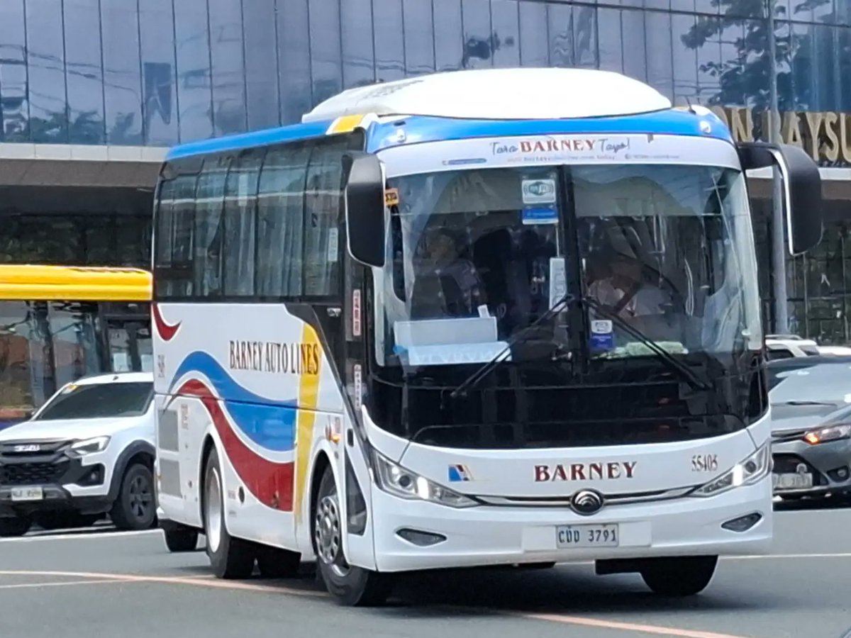 rileymitchell7z's tweet photo. Barney Auto Lines 55405 
Yutong ZK6907H C9 
Date taken: August 16, 2026 https://t.co/1AGF6zzsKN
