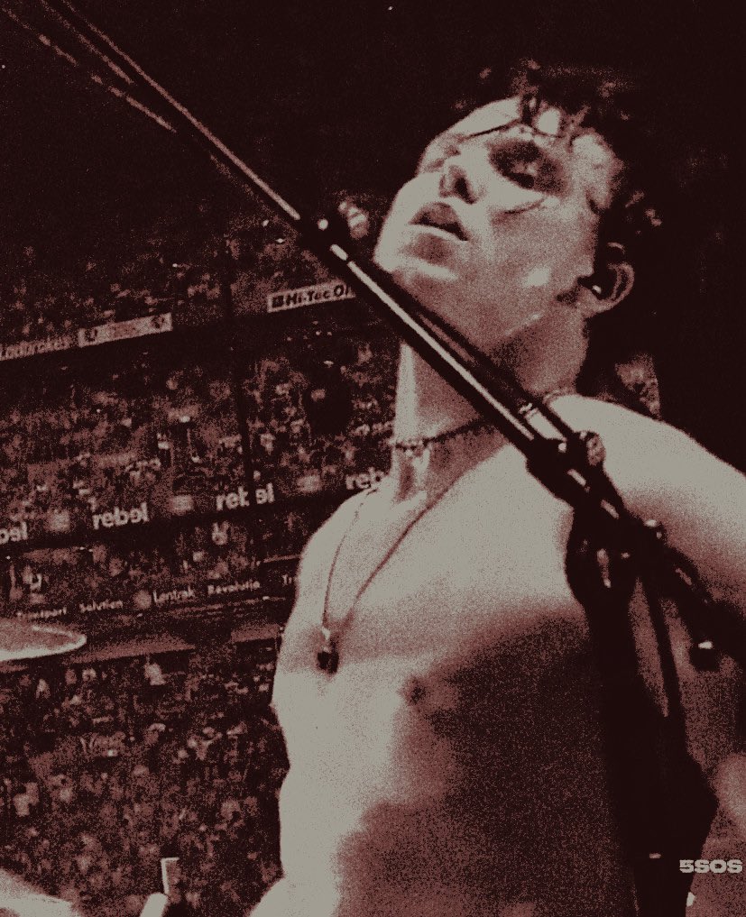 drvmmed's tweet photo. heard  it’s  #seductivesunday  and  of  course  i  can’t  pass  the  opportunity.  what’s  more  hotter  than  a  sweaty  drummer  with  his  shirt  off?  💦  enjoy. https://t.co/4sDQoW7TiK