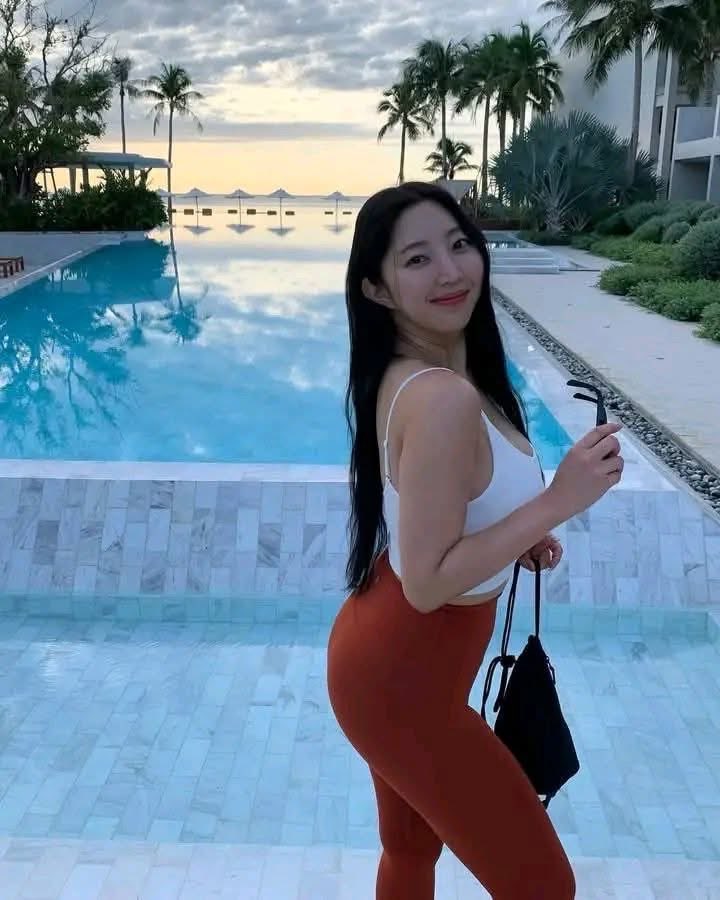 Carstopnvk's tweet photo. Am bored over here still on Sunday 🌹 https://t.co/nKTrS7KcSm