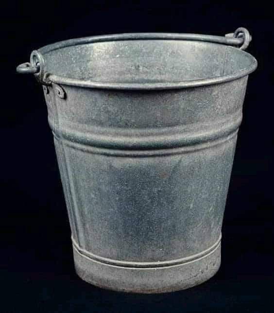 clever301's tweet photo. Fact about this bucket? https://t.co/4wlgQvPDLQ