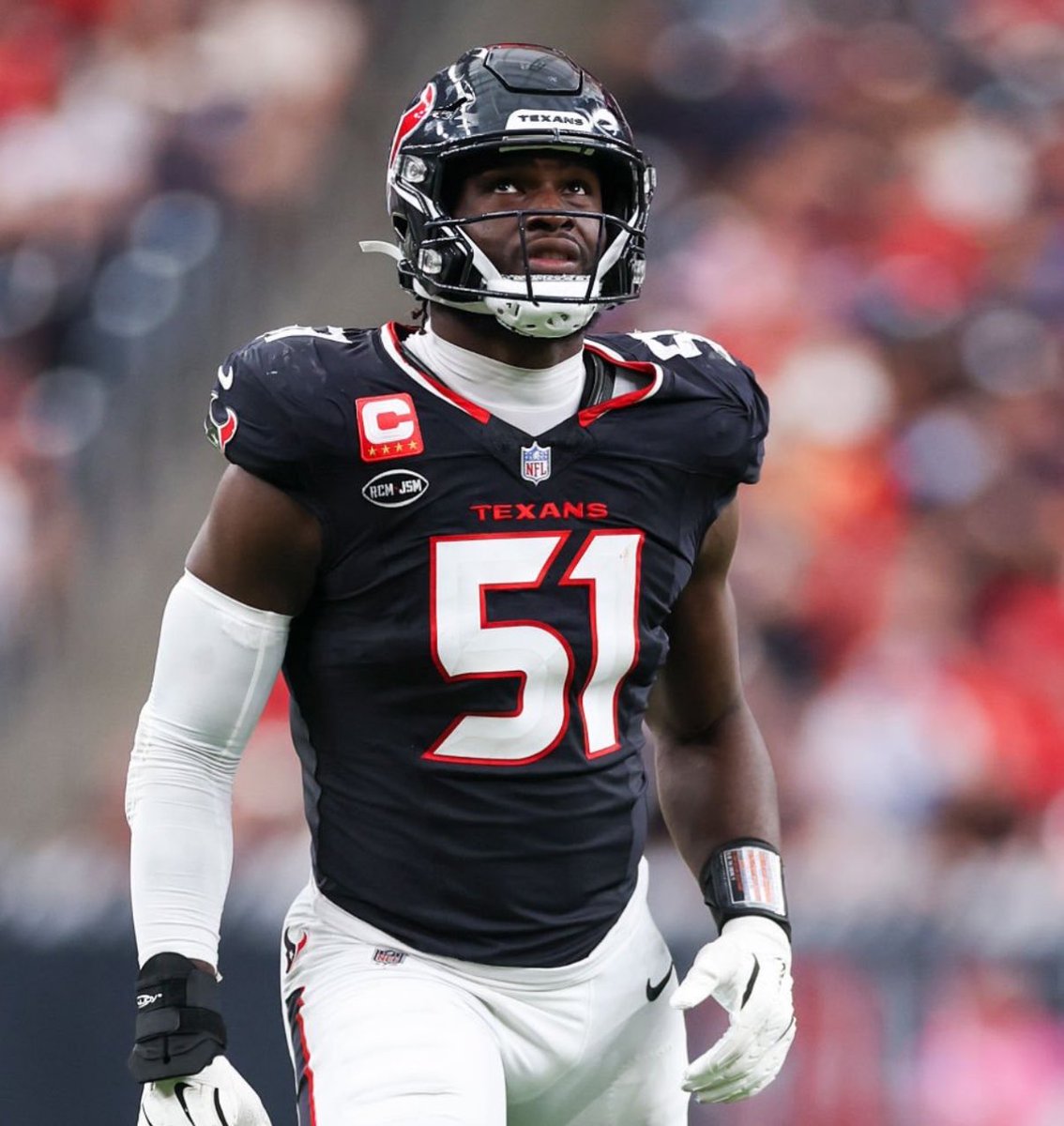 BradeauxNBA's tweet photo. 51 will be in the rafters one day. We’re watching an all time pass rusher. https://t.co/bLj01rGMu8
