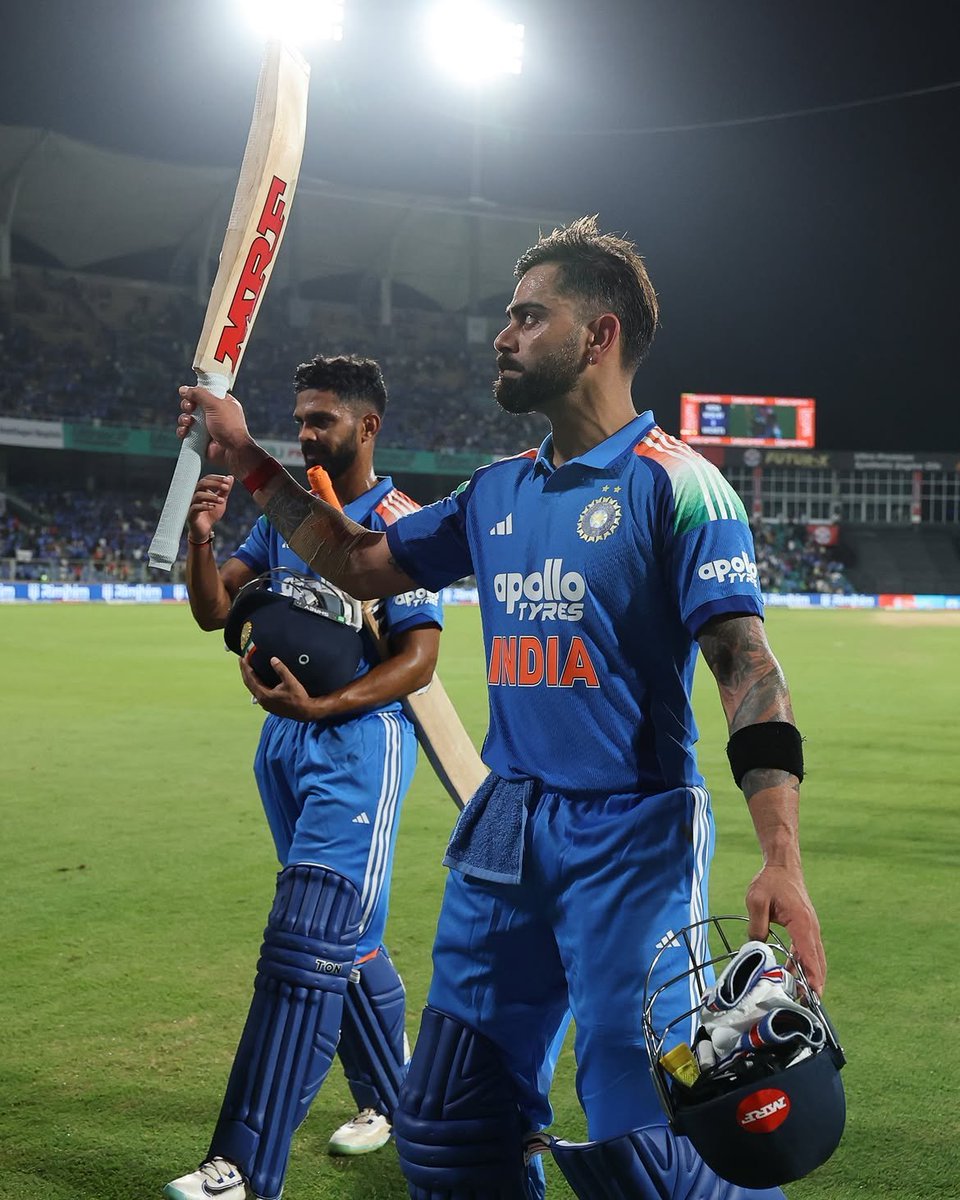 badlesedin1's tweet photo. i don't know what poets mean when they write about wanting time to pause right there. but I think i am, right now, somewhere close to that feeling, starting to actually feel those words. may 2027 never come, may you always finish chases like this virat, may it all go on forever https://t.co/3iBPNoKE4U