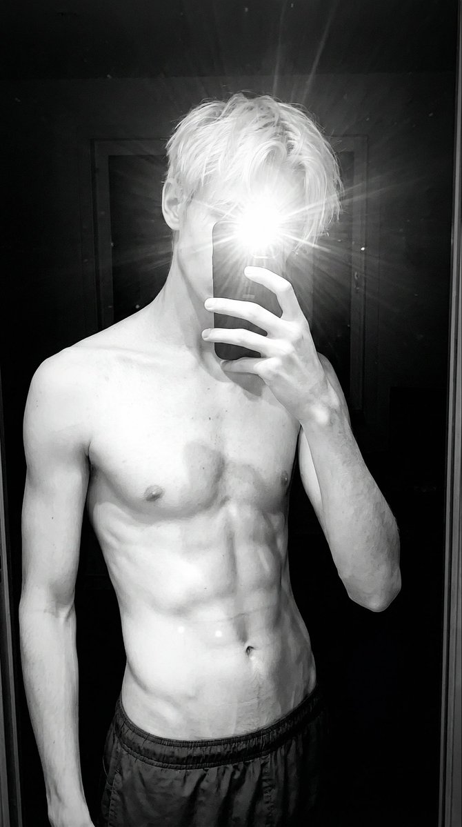 AdamKovk's tweet photo. @EvanPitcher98 Am I cute? https://t.co/TqOk4Ne4M3
