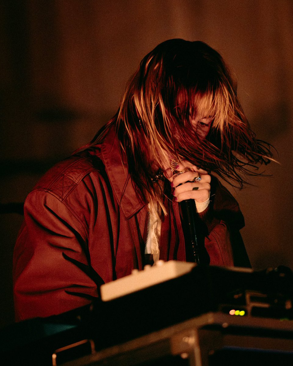 YELYAHPOI's tweet photo. new photos of hayley photographed at All Things Go #THWS 

📸 Respective Collective https://t.co/ty7cVNEXpp