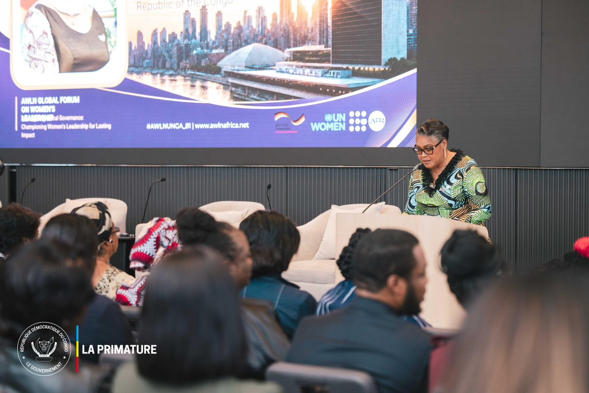 BashegaNarcisse's tweet photo. #RDC | Leadership féminin : Judith Suminwa porte la voix des femmes congolaises à New York

En marge de l’Assemblée générale de l’ONU, la Première ministre Judith Suminwa Tuluka a plaidé pour une présence accrue des femmes dans les espaces de décision, les processus de paix et la transformation économique.

Un message central : aucune gouvernance durable ne peut se construire sans une participation pleine et effective des femmes.

La préparation d’une nouvelle génération de jeunes femmes leaders figure également parmi les priorités mises en avant.

Le leadership féminin n’est plus une option : il constitue un levier de paix, de développement et de transformation sociale.