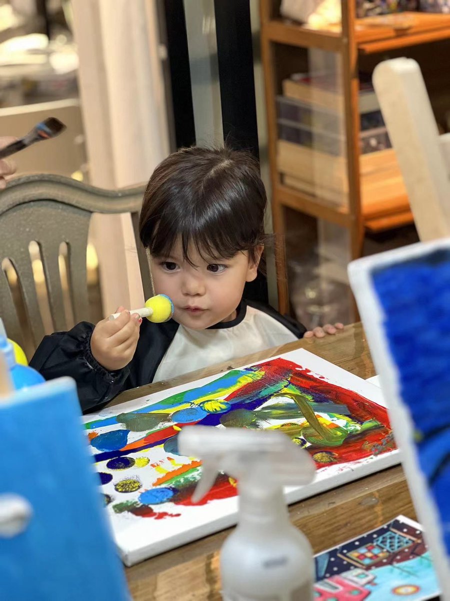 ElianaBrocvd's tweet photo. Tu próximo momento creativo te espera: ven a nuestra taller de arte experimental hoy. Descubre, prueba y crea sin reglas! https://t.co/BkLn48T4Lf