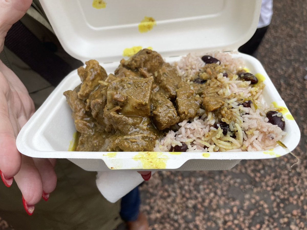 Lisa_Marie_68's tweet photo. Another trip to the Nottingham Goose Fair.
Korean corn dog and curried mutton with rice and peas.
Won less teddies tonight 🧸 🧸 🧸 
Hard work carrying them all, the bigger ones were longer than me 😆😆😆 https://t.co/bjBfAeYmyK