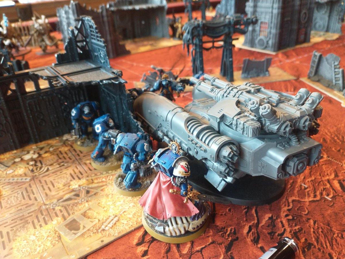3BeanSoup's tweet photo. termies destroy a tank while dreadnought destroys dreadnought https://t.co/wQiPJPt4YZ