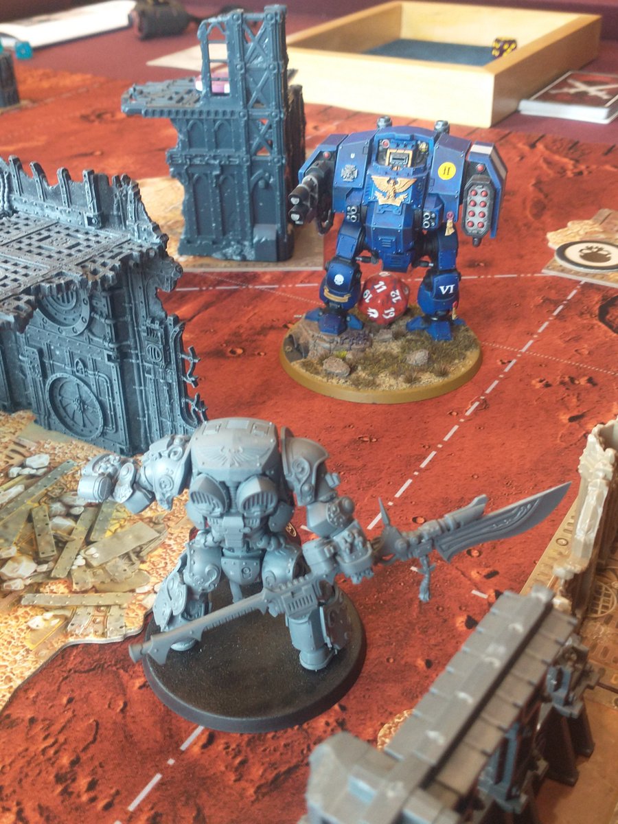 3BeanSoup's tweet photo. termies destroy a tank while dreadnought destroys dreadnought https://t.co/wQiPJPt4YZ