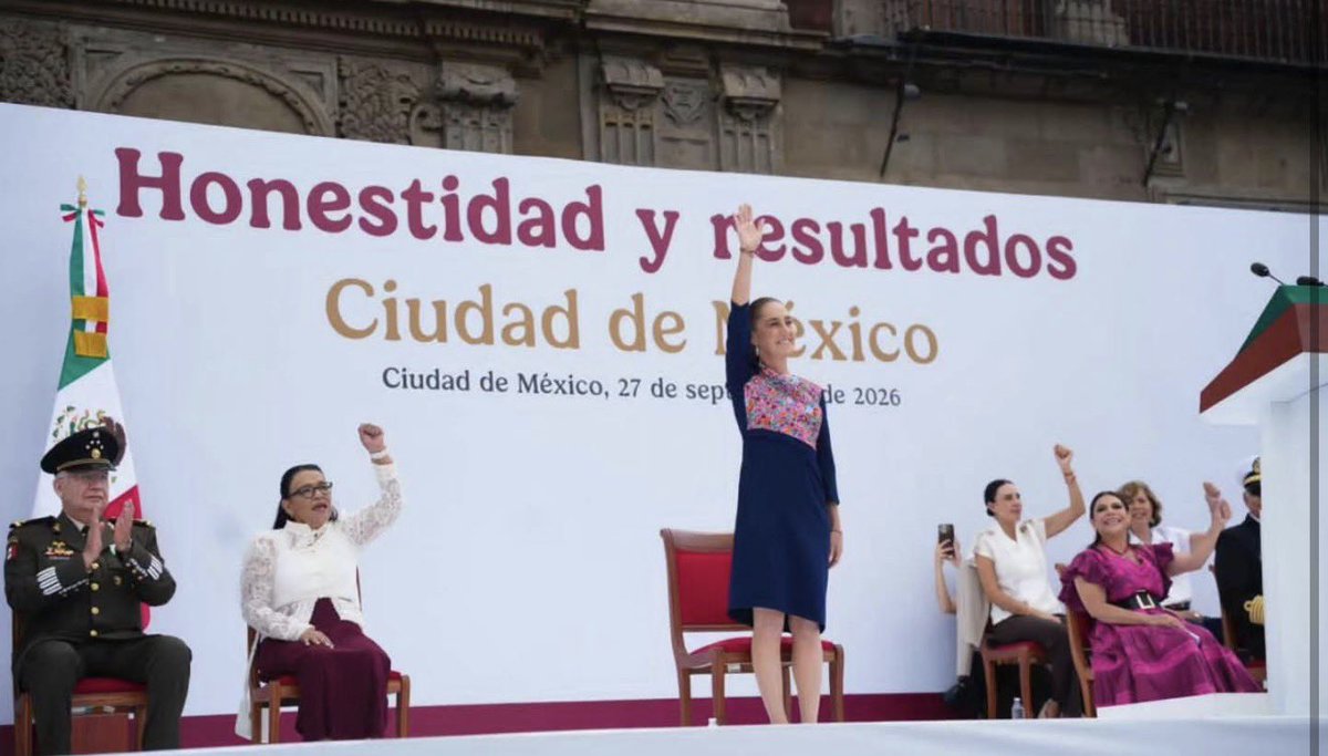 YouleeGuzman's tweet photo. Con mucho gusto acompañamos a nuestra PresidentA la Dra. @Claudiashein en su segundo informe de Gobierno. 

México tiene rumbo y ese rumbo lo marca el pueblo de México; se gobierna con honestidad y se transforma con resultados.

#ClaudiaDaResultados ✅ #SegundoInforme

¡Es un honor estar con Claudia hoy! 🇲🇽🫶🏻❤️