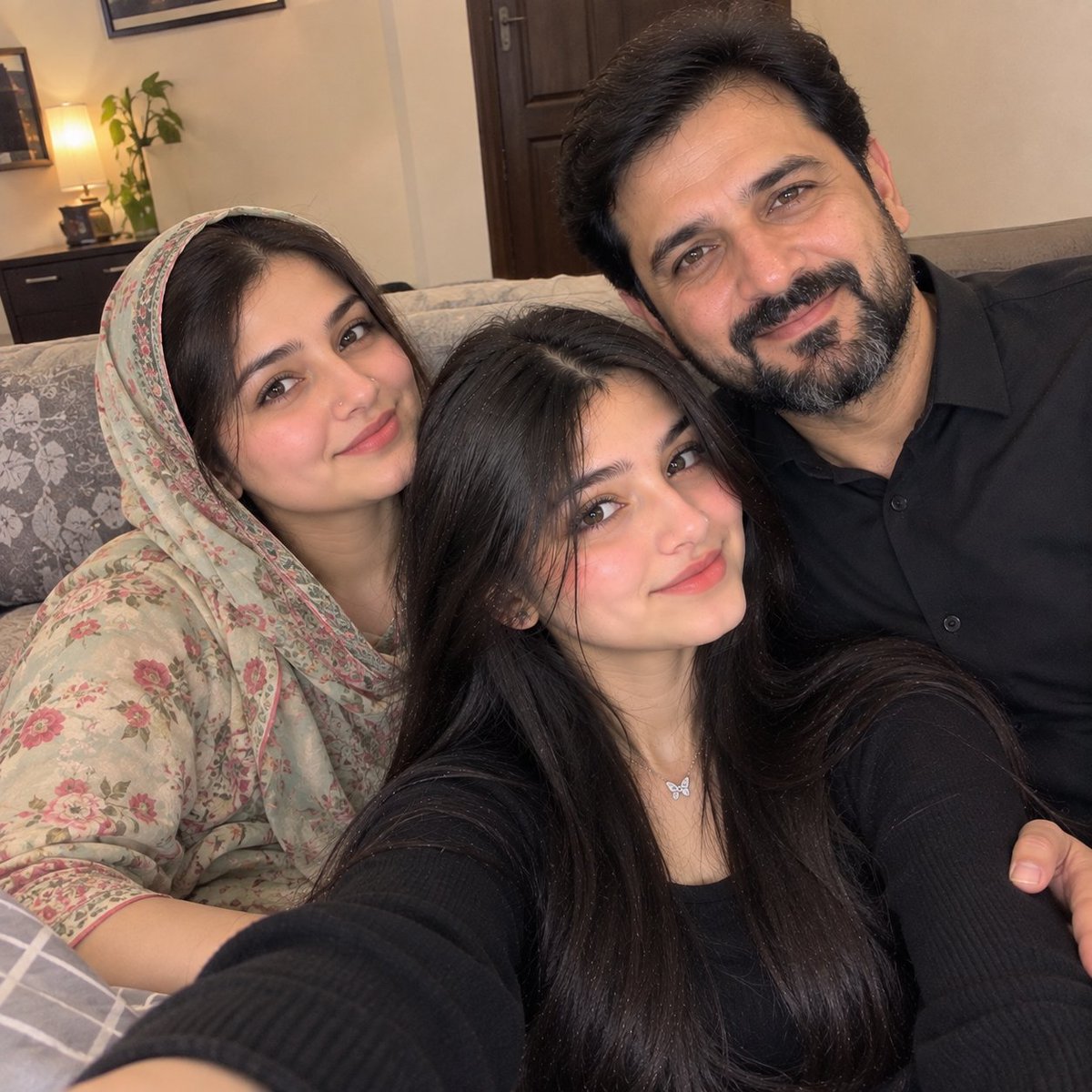 Zoya01th's tweet photo. good morning guys my mom and dad 💖 cute yes or no Drop 👇 https://t.co/zqxn0MR1kZ