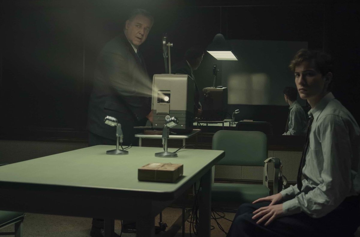 Rjasair's tweet photo. Unabomber (2026)

فيلم جيد في #نتفلكس

يتابع قصة القاتل الذي استهدف في الثمانينيات والتسعينيات شخصيات ورموزاً في آلة الصناعة الأمريكية، لإيمانه بأنهم سبب في شقاء الإنسان المعاصر.

حضور جيد للكبير رسل كرو. https://t.co/tvcpwEo5Ut