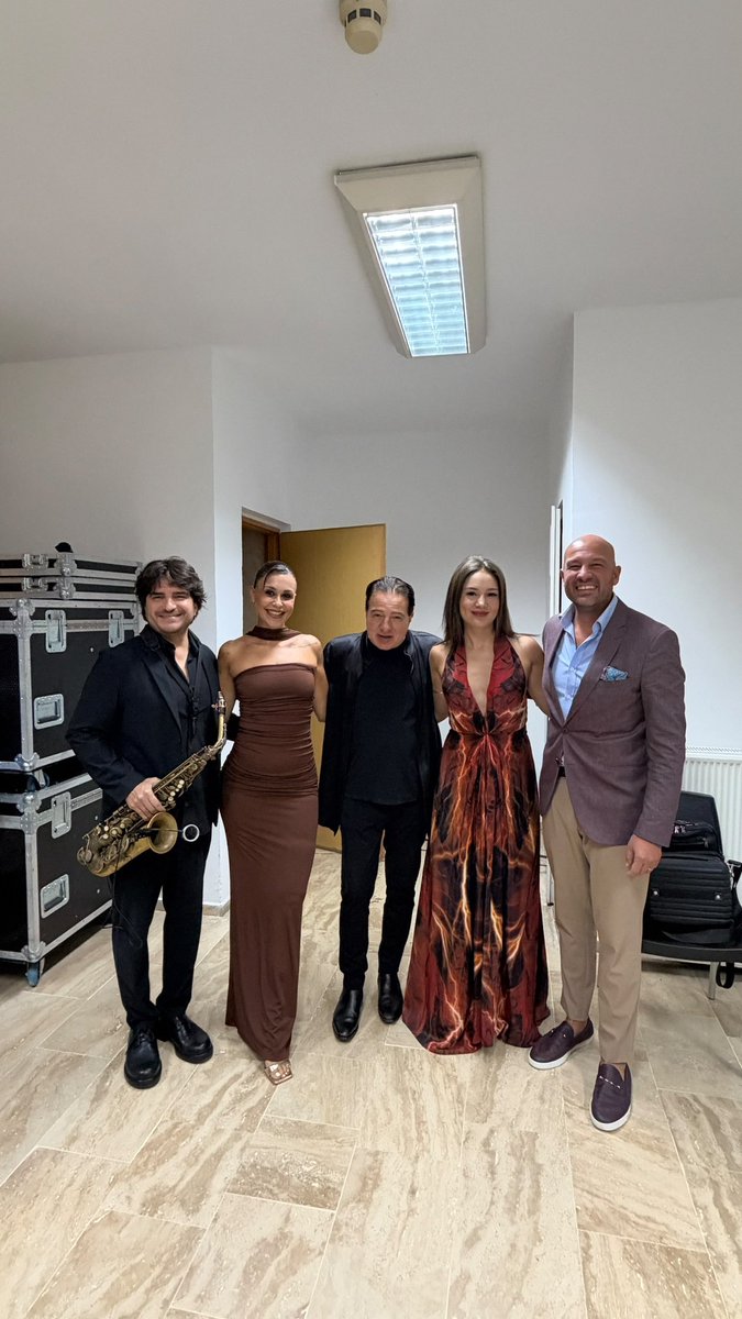 fazilsaymusic's tweet photo. Teşekkürler ANKARA🔥❤️ 

Ayrıca bu turnemizde emeği geçen herkese, tüm ekiplere içtenlikle teşekkürler. Hayatımızın kalıcı bir dönemiydi bu güzel konserler. 
Gelecek yıl Fazıl Say Jazz Quintet konserlerimizde yeniden buluşmak üzere.

🙏🙏  @pozitiftimes  
🙏🙏 @skodaturkiye 
🙏🙏 @acmproduction  #sayteam
