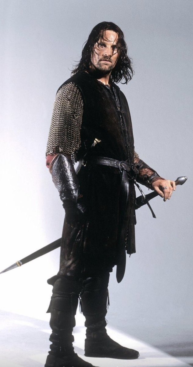 Argonaut1535's tweet photo. ⚔️Aragorn in Harness, Gondor ca. 1490 https://t.co/iU77kVGd3N