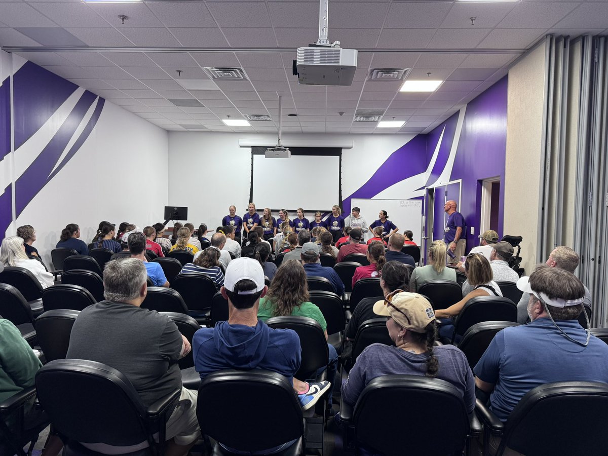 SoftballSewanee's tweet photo. What an amazing weekend! Thank you to all the players who came out and experienced the mountain! https://t.co/TauyOkWCHt