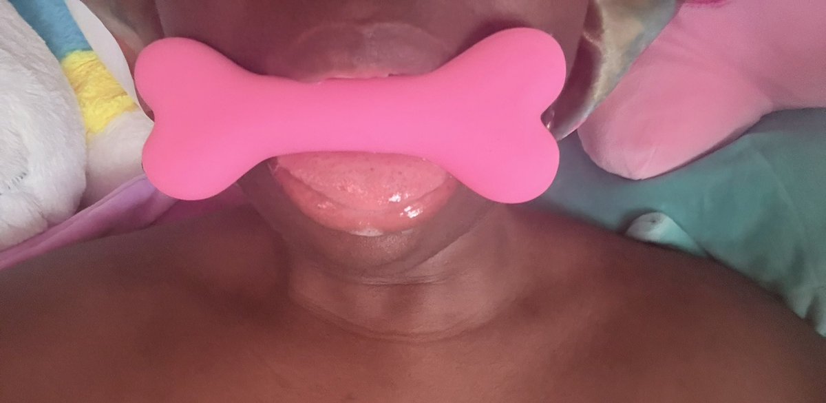 urbrattydolli's tweet photo. dumb little puppy just wants something hard to suck on so she got herself a cute lil bone :3 #petplay #puppyplay #nsfw #nsfwtwtًًً https://t.co/hz8bXXG4wz