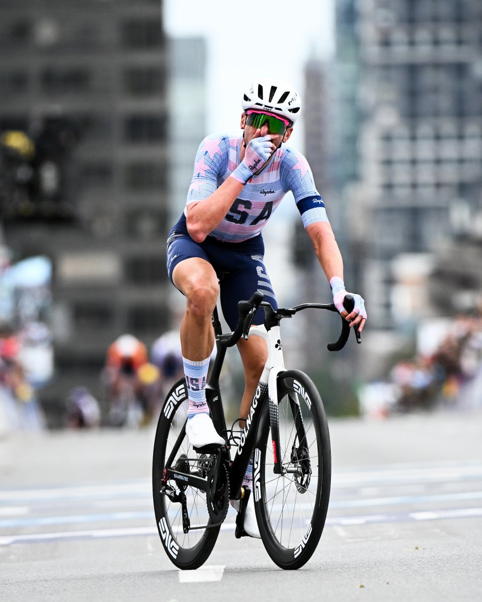 UCI_cycling's tweet photo. The moment it all sinks in 🥹🌈

The tears, the disbelief and the smile of the new UCI Men Elite Road World Champion Brandon McNulty 🇺🇸🥇

📸 SWpix

#Montréal2026 https://t.co/opr0gUfrbe