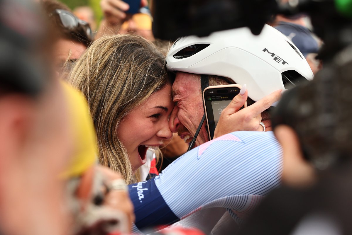 UCI_cycling's tweet photo. The moment it all sinks in 🥹🌈

The tears, the disbelief and the smile of the new UCI Men Elite Road World Champion Brandon McNulty 🇺🇸🥇

📸 SWpix

#Montréal2026 https://t.co/opr0gUfrbe