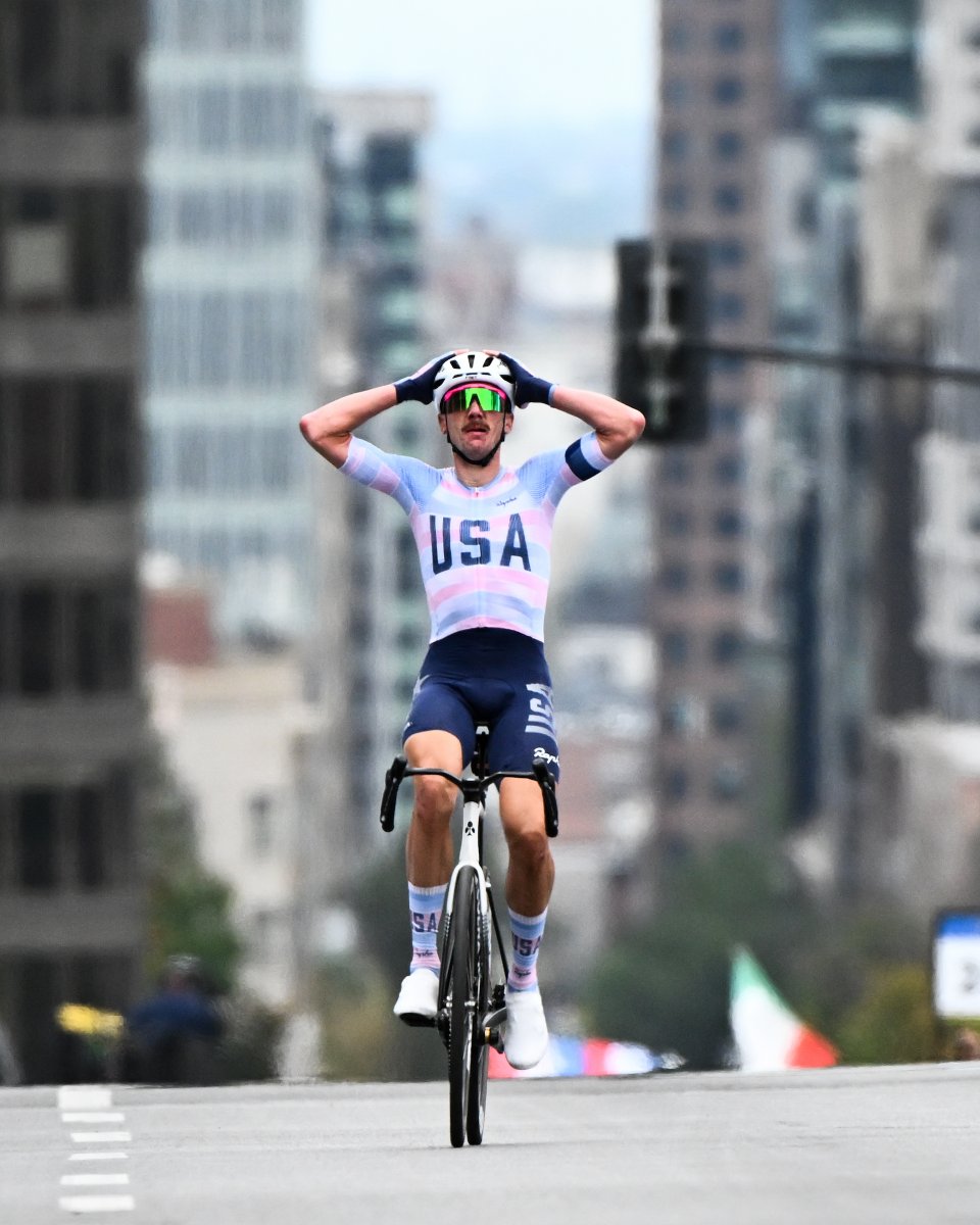 UCI_cycling's tweet photo. The moment it all sinks in 🥹🌈

The tears, the disbelief and the smile of the new UCI Men Elite Road World Champion Brandon McNulty 🇺🇸🥇

📸 SWpix

#Montréal2026 https://t.co/opr0gUfrbe