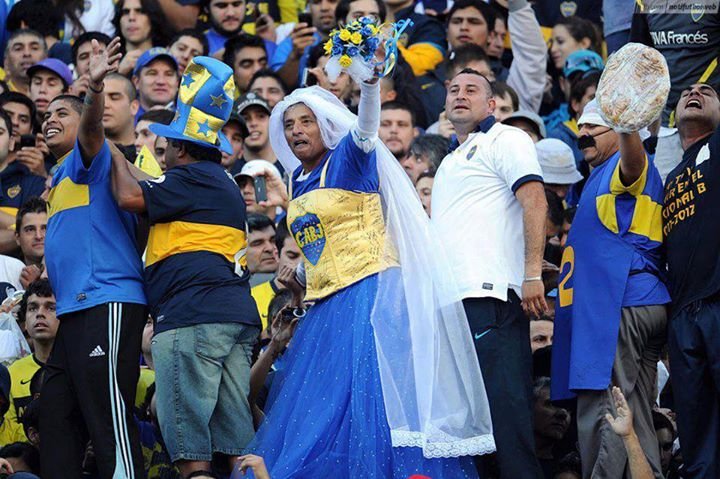 Jichoriza's tweet photo. Anoche tocó Lali con Tini y hoy juega Boca mi tuit line es esto https://t.co/GVJ3PL2yiT