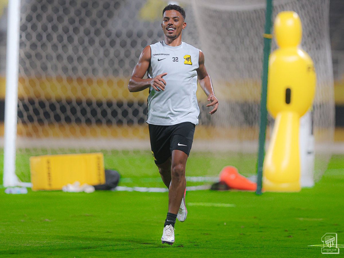 ittihad's tweet photo. 🌑 مثل القمـر في طلعته 🤩💛 https://t.co/hKsgG1Oafo