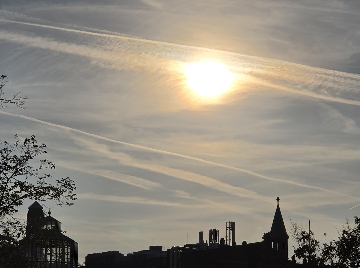 RobertvanWaning's tweet photo. @nogps1 #Meteorologist: 'Nice picture'.. https://t.co/fzAb1eCu4b